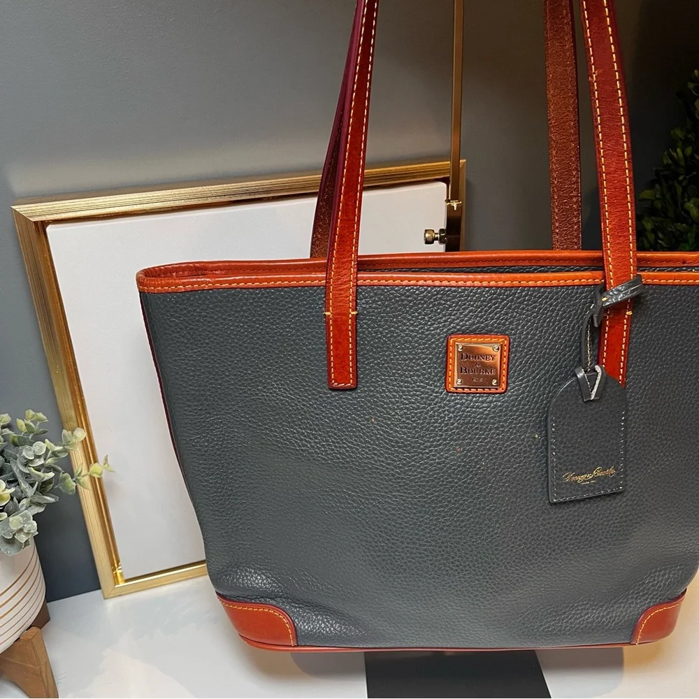 Dooney & Bourke Pebble Grain Small Charleston Shopper Tote - Picture 3 of 16